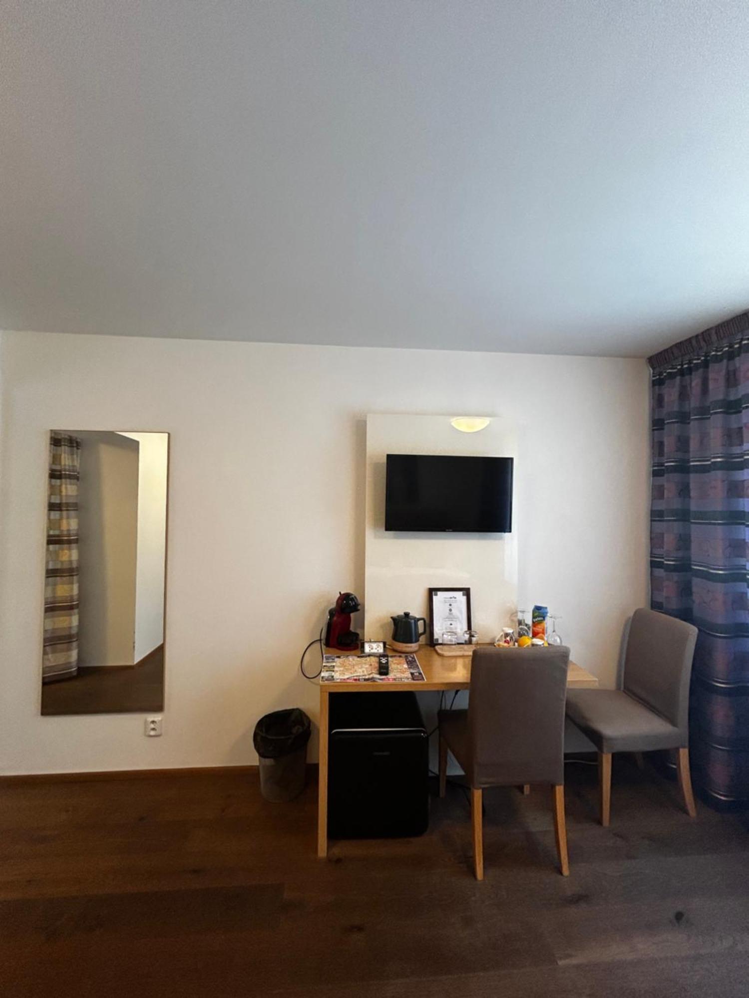 Aparthotel Tycho De Brahe Прага Екстериор снимка