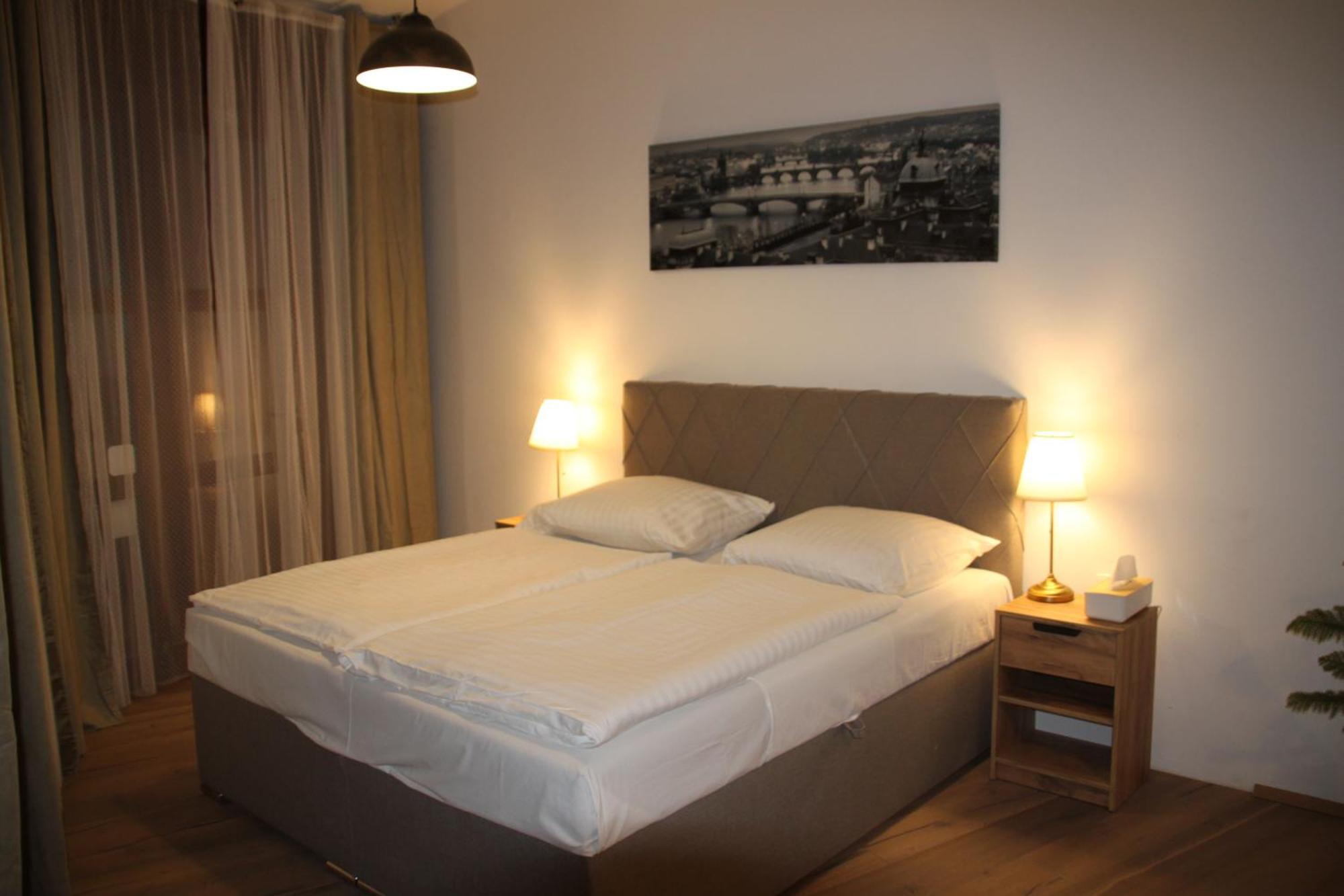 Aparthotel Tycho De Brahe Прага Екстериор снимка